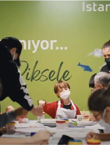 resim yapan çocuklar