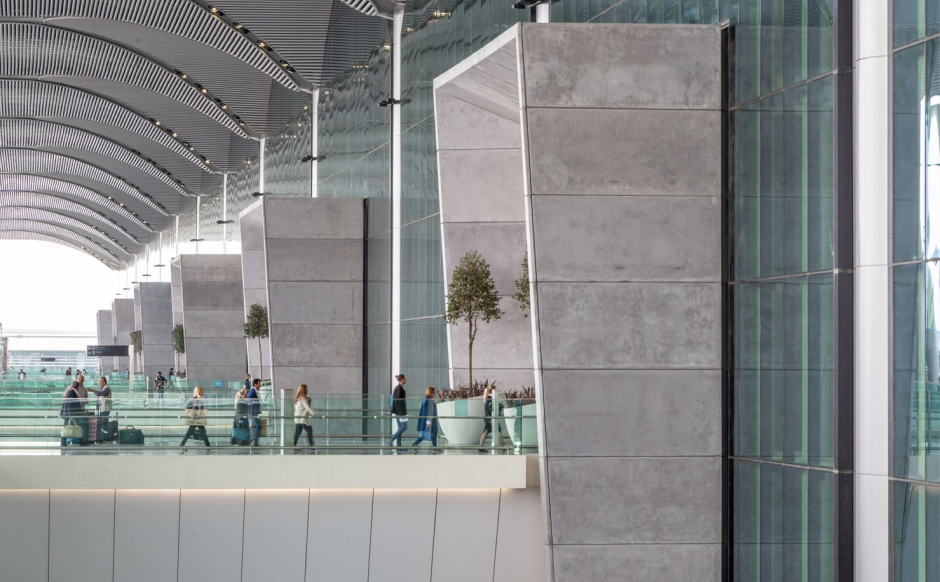 airport outgoing passenger entrance section