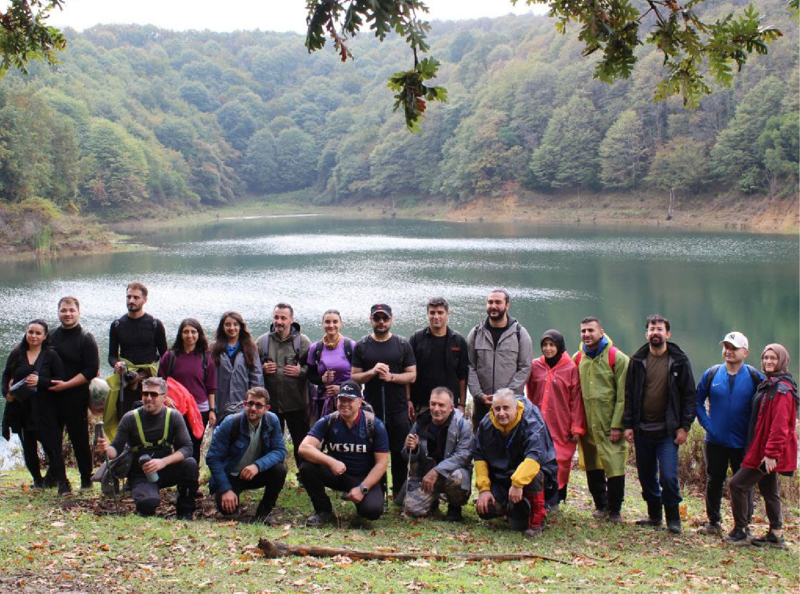 voleybol oynayan iga çalışanları