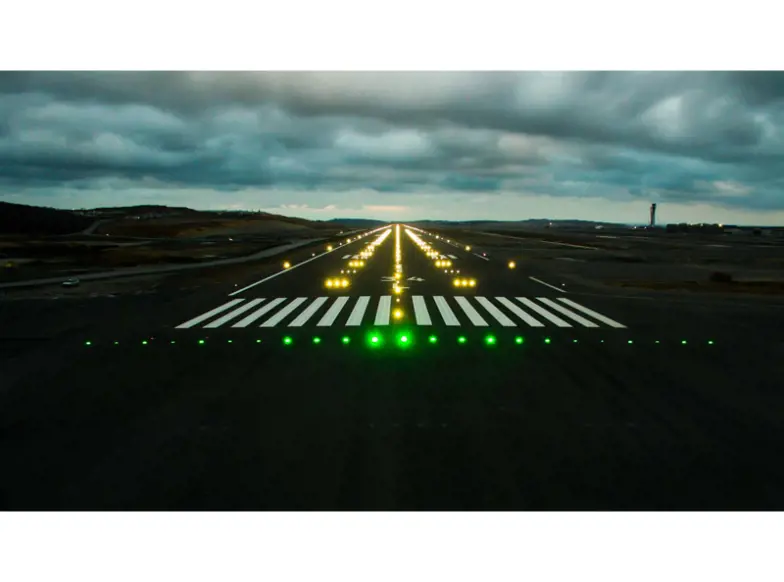 istanbul airport track lighting