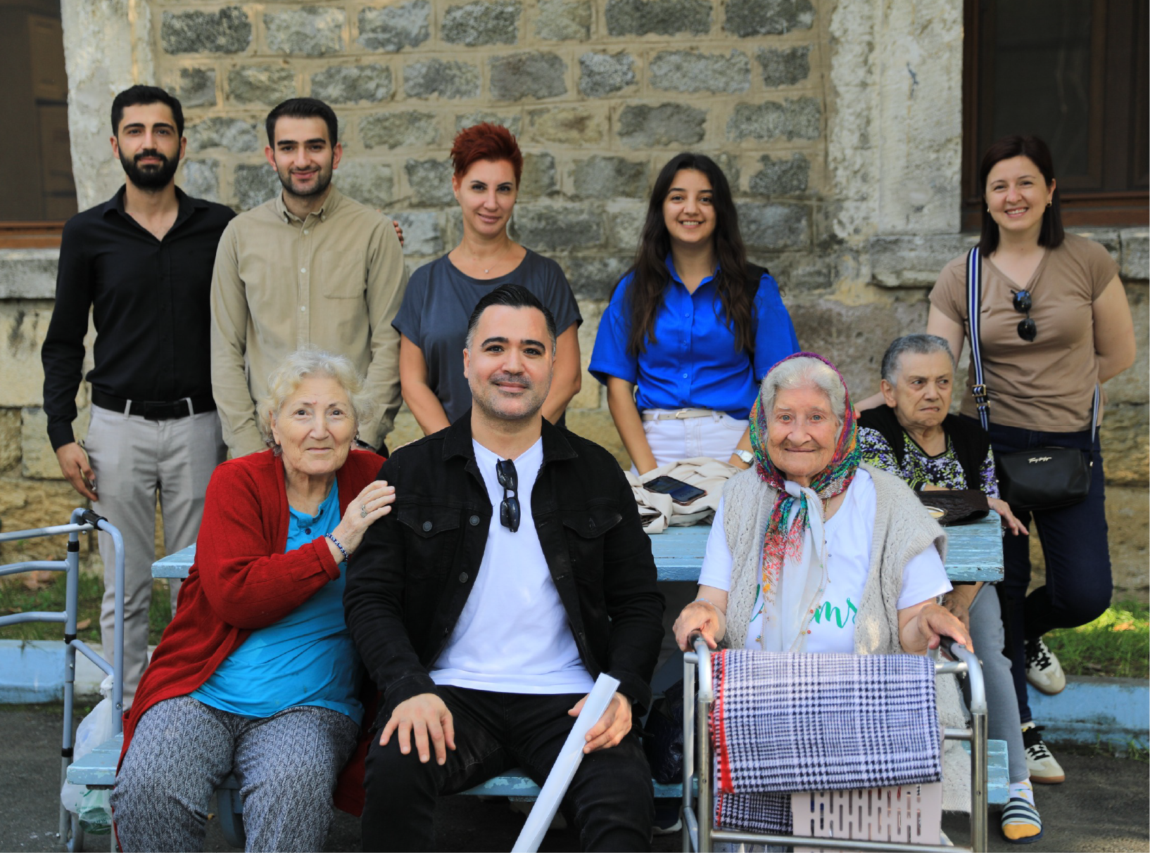 voleybol oynayan iga çalışanları